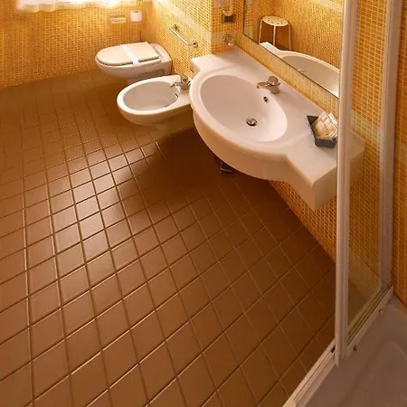 Lory & Ristorante Ferraro 4*