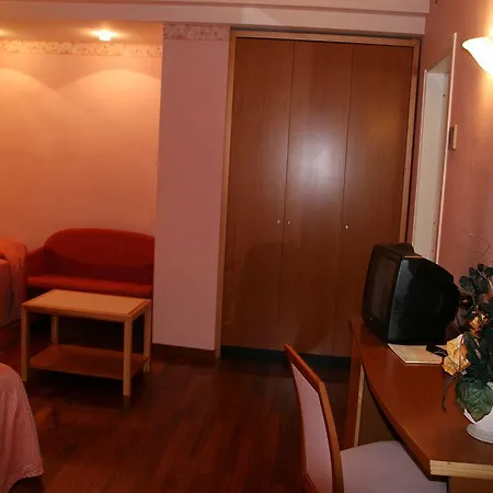 Lory & Ristorante Ferraro Hotel 4*