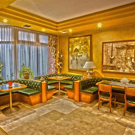 Lory & Ristorante Ferraro ホテル チェラーノ