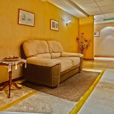 ホテル Lory & Ristorante Ferraro チェラーノ