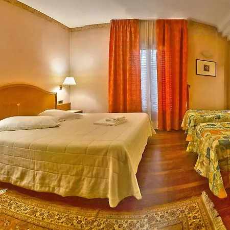 فندق Lory & Ristorante Ferraro تشلانو