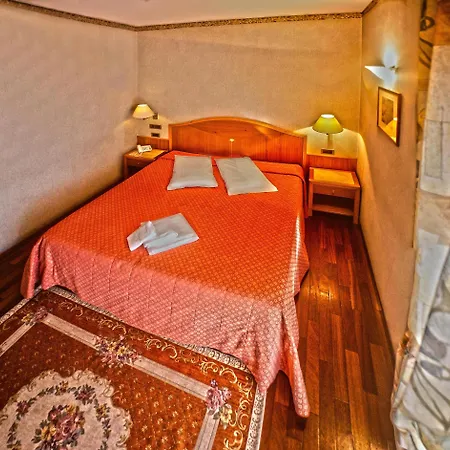 Lory & Ristorante Ferraro 4* 切拉诺