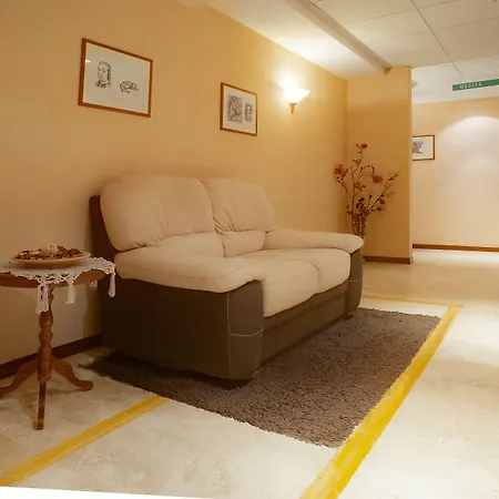 Lory & Ristorante Ferraro 4* 切拉诺