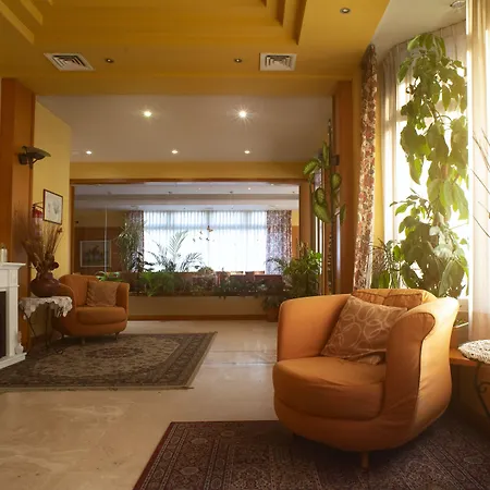 ホテル Lory & Ristorante Ferraro チェラーノ