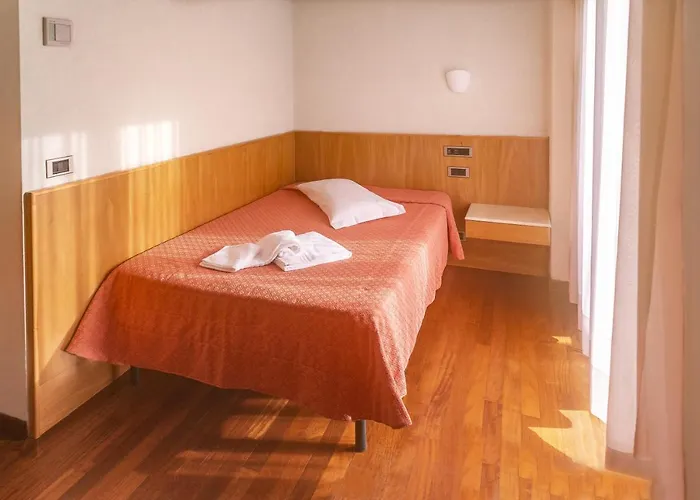 Отель Lory & Ristorante Ferraro