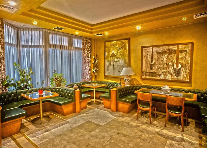 Lory & Ristorante Ferraro فندق تشلانو