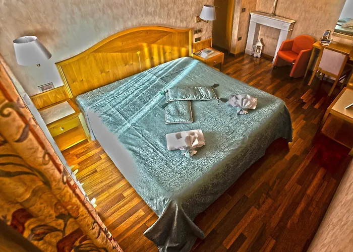 Lory & Ristorante Ferraro Отель Селано