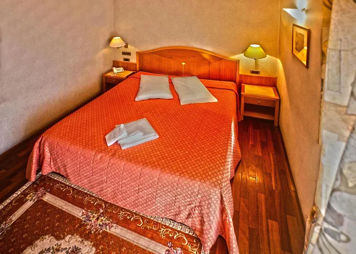 Lory & Ristorante Ferraro 4* تشلانو