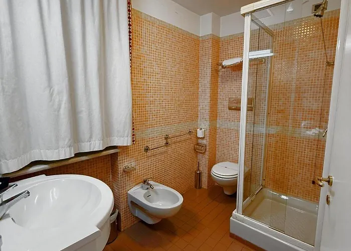 Lory & Ristorante Ferraro فندق 4*