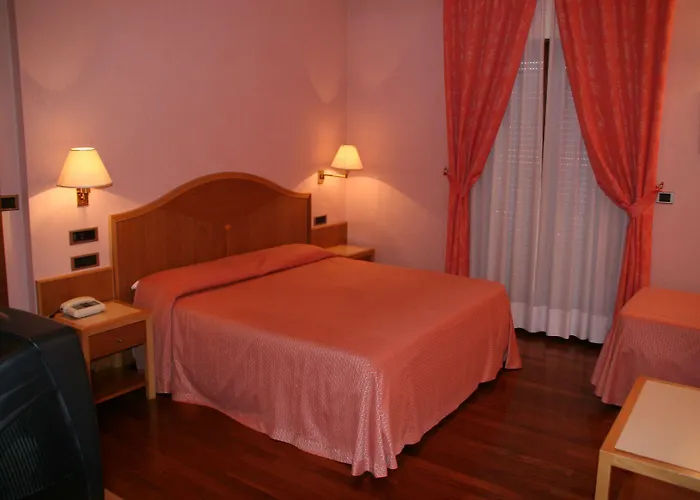 Отель Lory & Ristorante Ferraro 4*