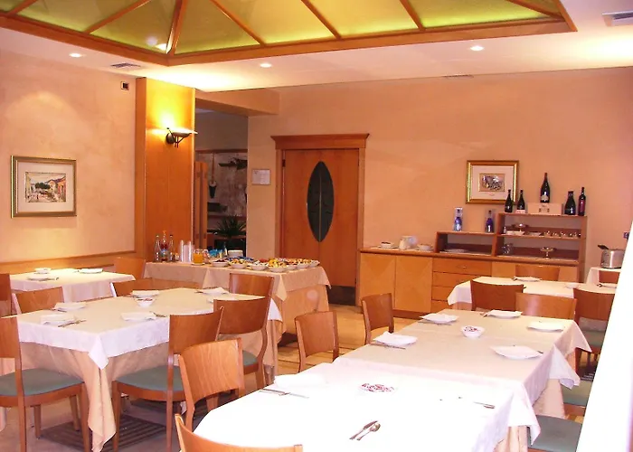 Lory & Ristorante Ferraro فندق تشلانو