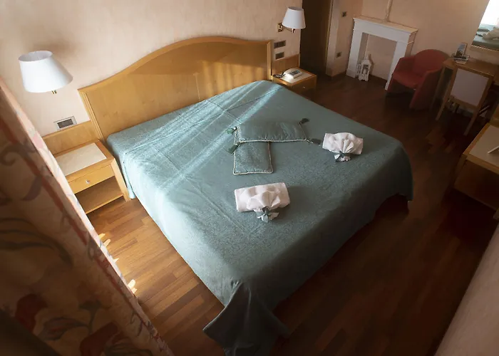 Lory & Ristorante Ferraro فندق